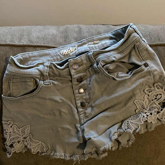 Bundle of denim shorts - Picture 3 of 15